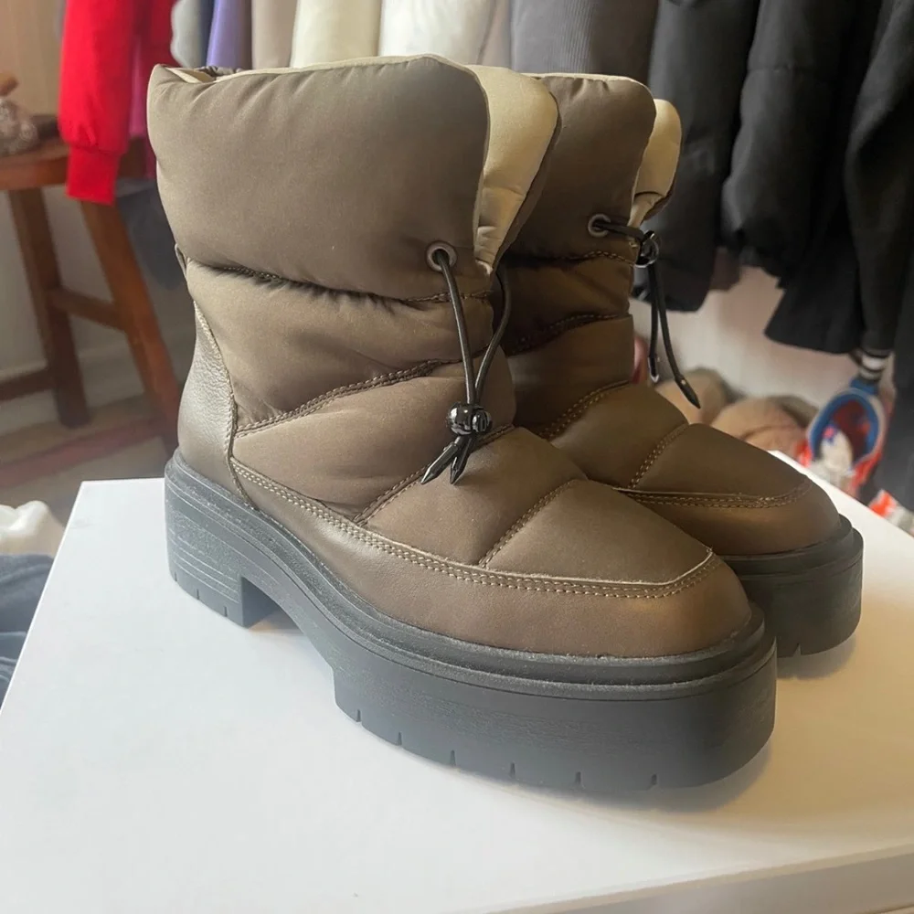 Puffer boot - Picture 1 of 5